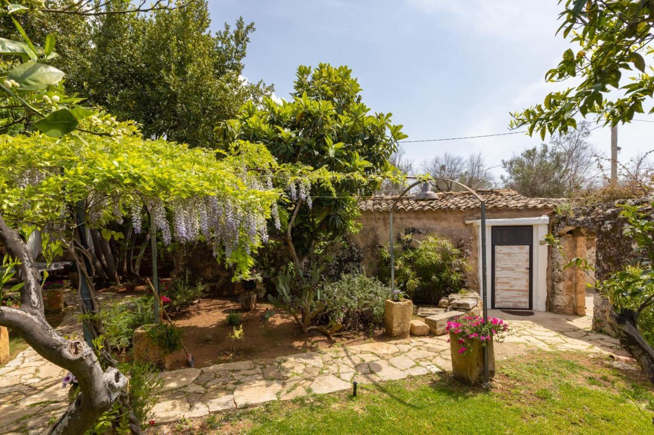 Badia Del Casale Bed and Breakfast Ugento Exteriör bild