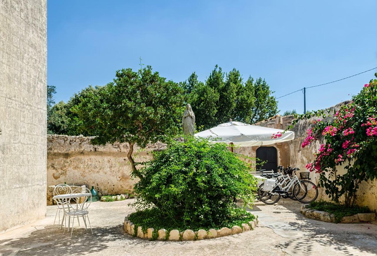 Badia Del Casale Bed and Breakfast Ugento Exteriör bild