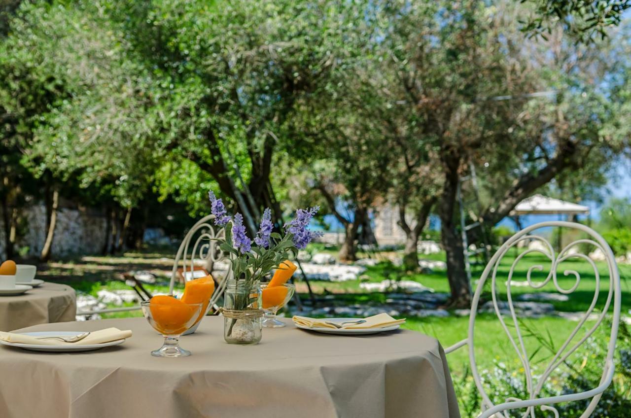 Badia Del Casale Bed and Breakfast Ugento Exteriör bild